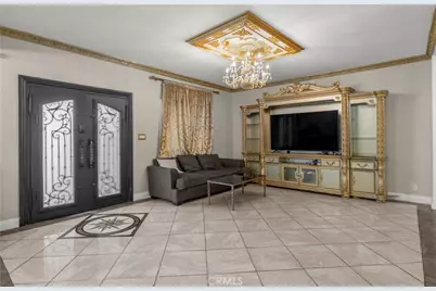 12122 207th, Lakewood, CA 90715 - Photo 4