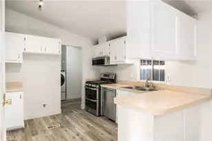 201 Collins Ave, Orange, CA 92867 - Photo 14