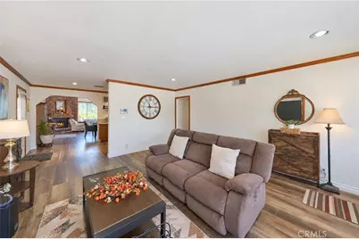 13219 Azores, Sylmar, CA 91342 - Photo 16