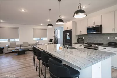 15874 Caterpillar, Fontana, CA 92336 - Photo 8