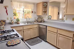4514 Apricot, Simi Valley, CA 93063 - Photo 4