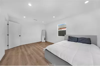 9611 S Vermont Ave, Los Angeles, CA 90044 - Photo 32