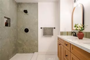 4721 5th Ave, Los Angeles, CA 90043 - Photo 26