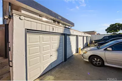 11626 Cedar Avenue, Hawthorne, CA 90250 - Photo 10