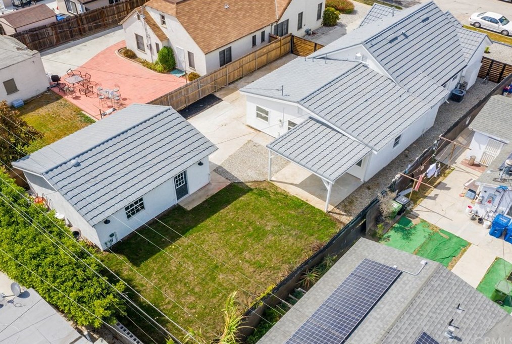 3002 73rd St, Los Angeles CA  90043-5337 exterior