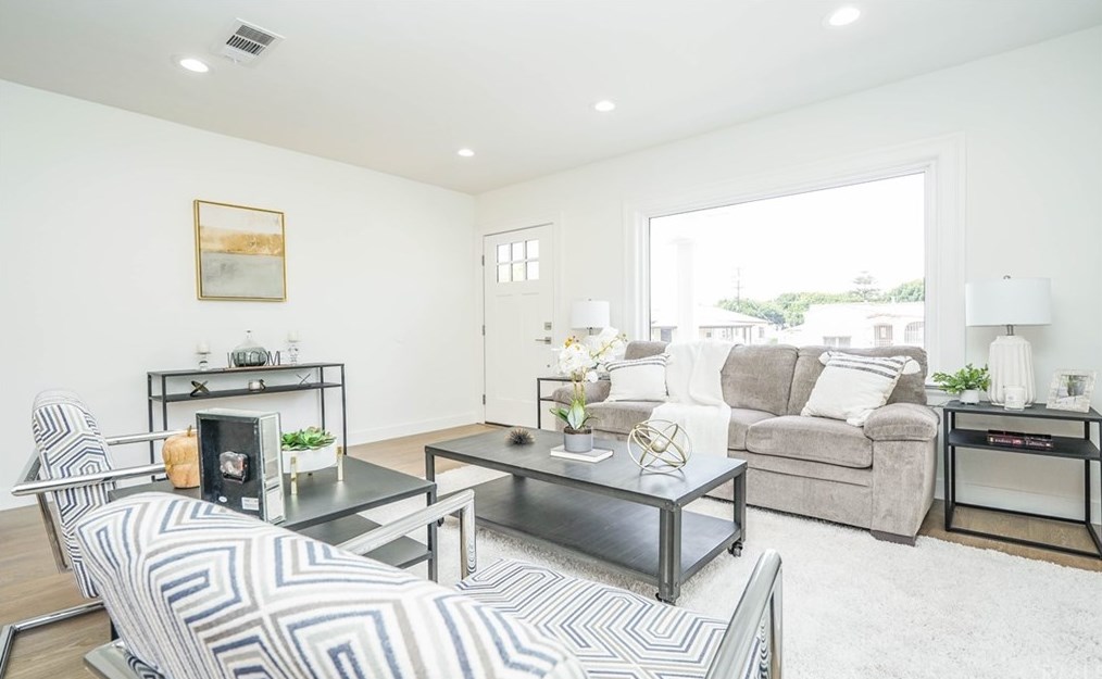 3002 73rd St, Los Angeles CA  90043-5337 exterior