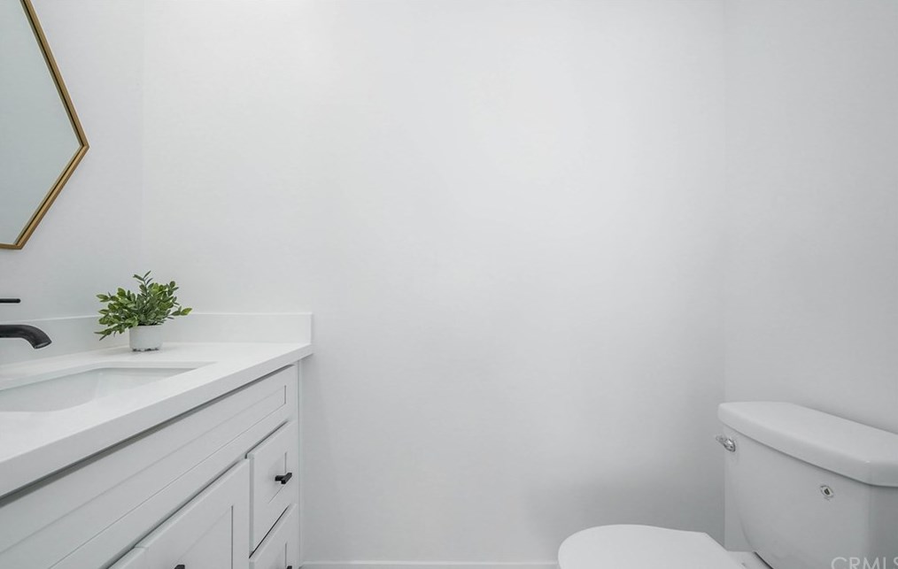 3002 73rd St, Los Angeles CA  90043-5337 exterior