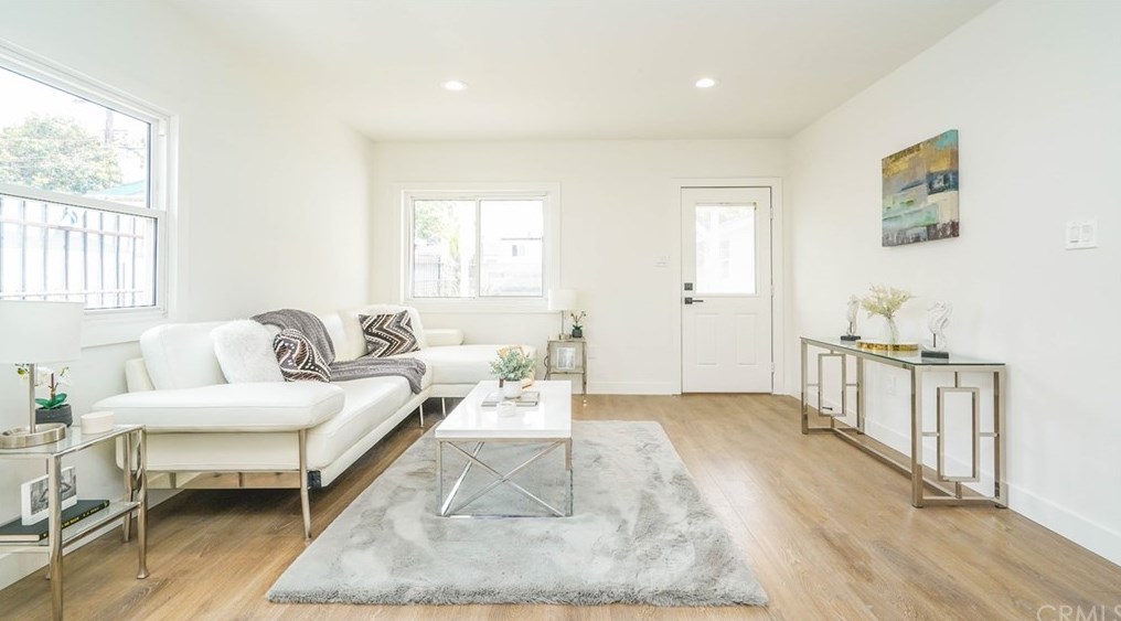3002 73rd St, Los Angeles CA  90043-5337 exterior