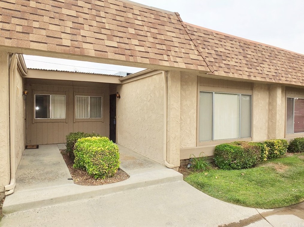 622 Santa Fe St, Hemet, CA 92543-6195