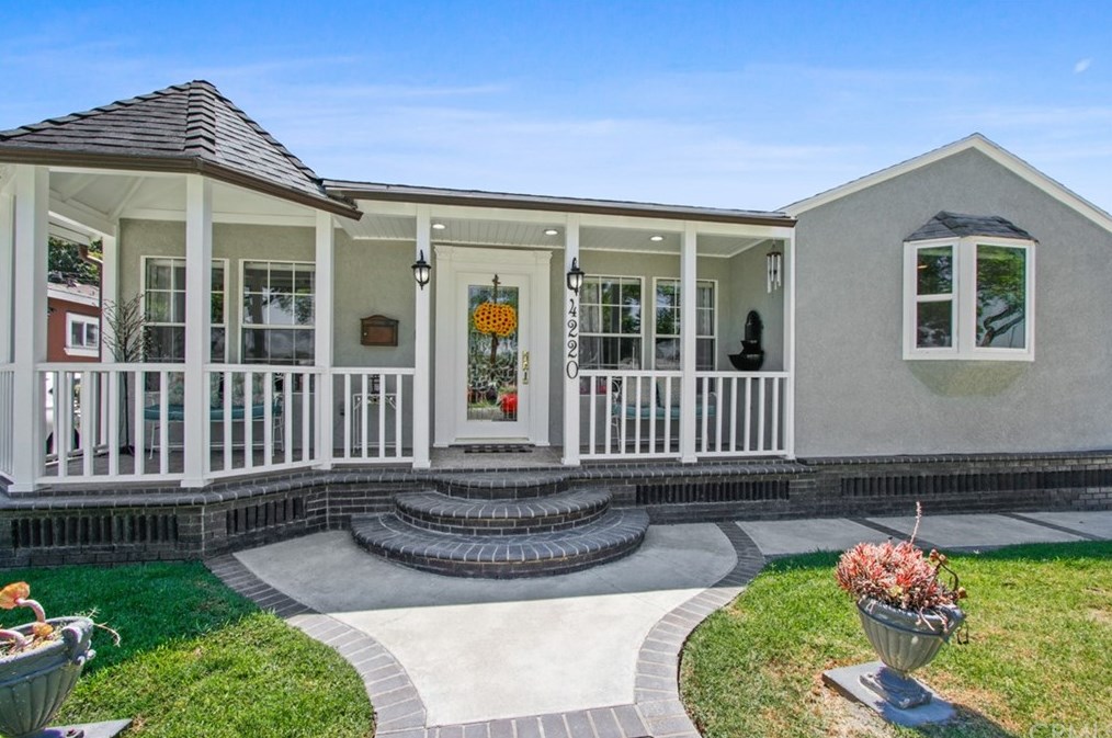 4220 Los Coyotes Diagonal, Lakewood, CA 90713