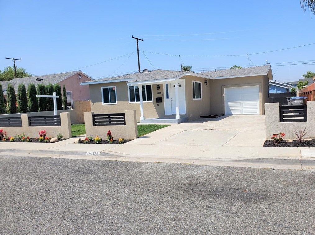 22123 Seine Ave, Lakewood, CA 90716