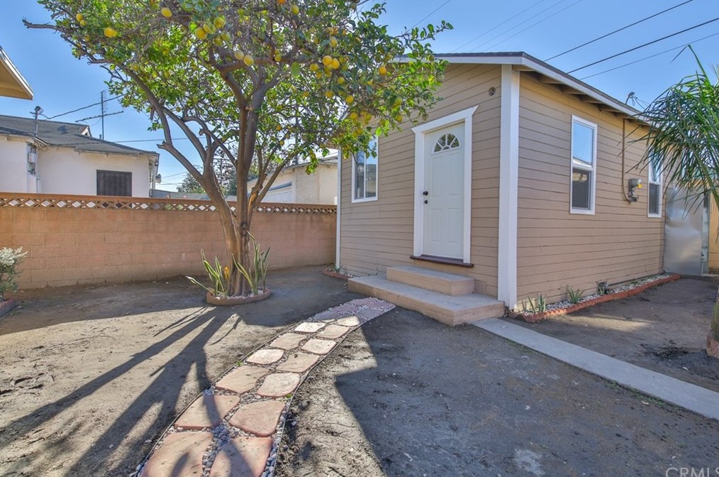 8773 Prince Ave, Los Angeles, CA 90002-1257