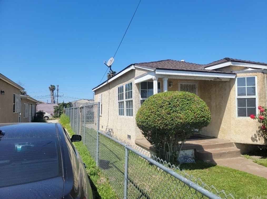 11233 Hooper Ave, Los Angeles, CA 90059-1713