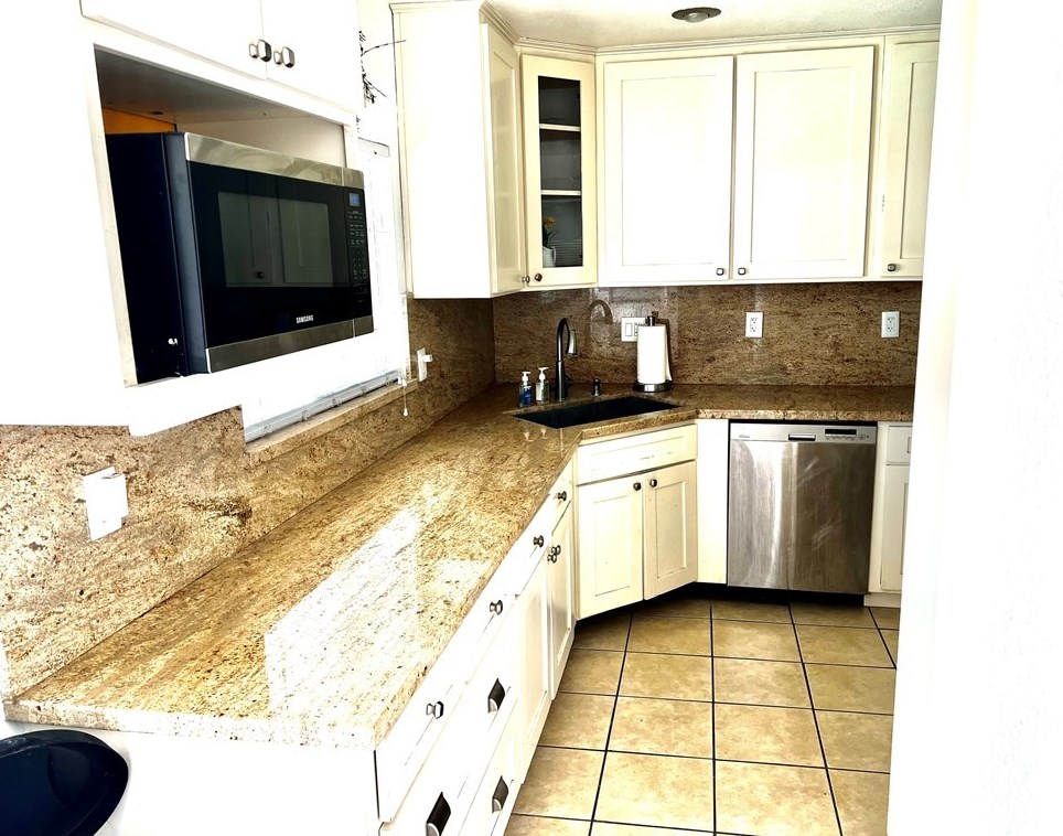 9827 Dorothy Ave, South Gate, CA 90280-5113