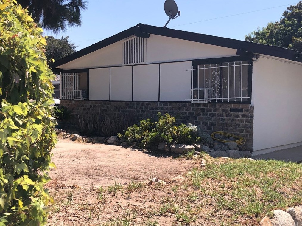 2216 Carlton Ave, Pomona, CA 91768-1014
