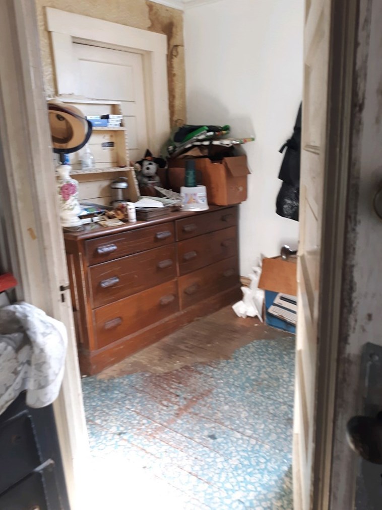 1158 50th St, Los Angeles CA  90011-4214 exterior