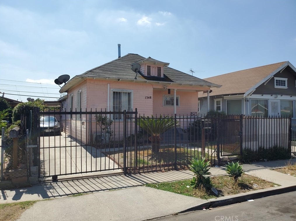 1348 35th Pl, Los Angeles, CA 90007-3404
