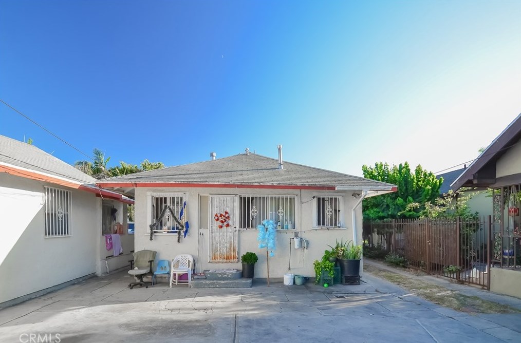 265 45th St, Los Angeles CA  90011-3420 exterior