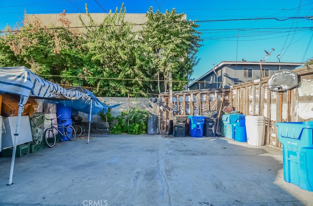 265 45th St, Los Angeles CA  90011-3420 exterior