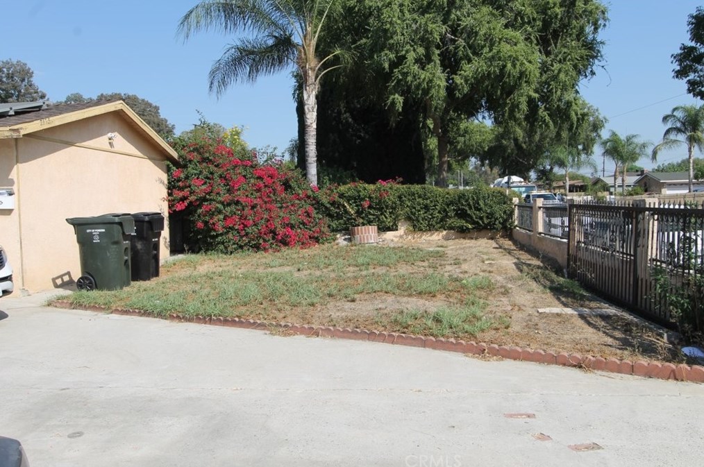 2173 Avalon Ave, Pomona, CA 91768-1131
