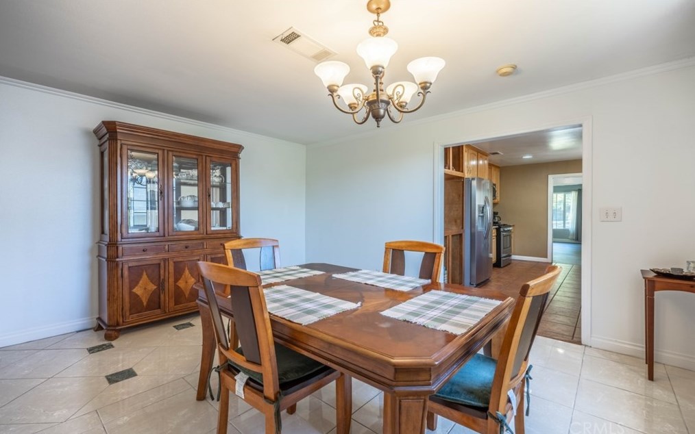 550 Ladera St, Pasadena CA  91104-2248 exterior