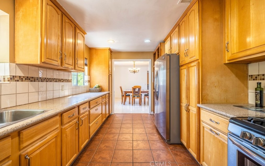 550 Ladera St, Pasadena CA  91104-2248 exterior