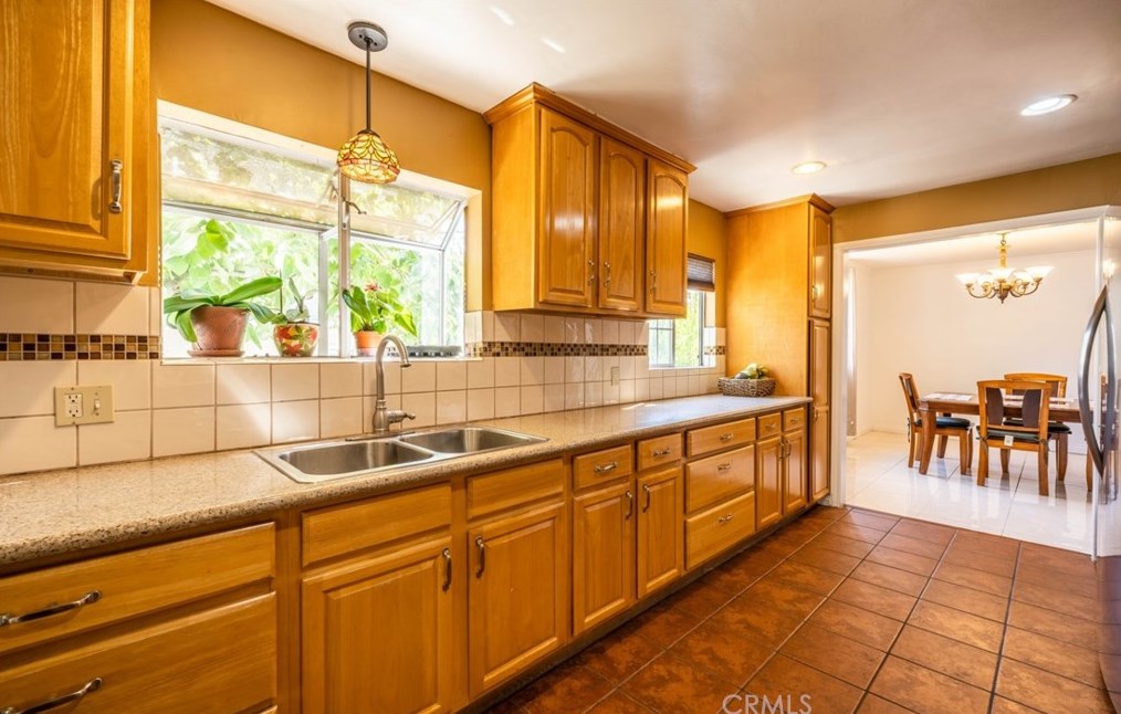 550 Ladera St, Pasadena CA  91104-2248 exterior