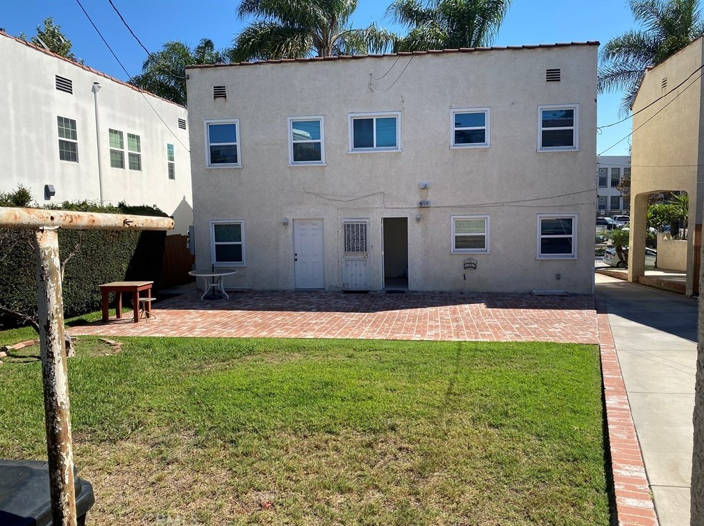 927 Sycamore Ave, Los Angeles, CA 90038-2305