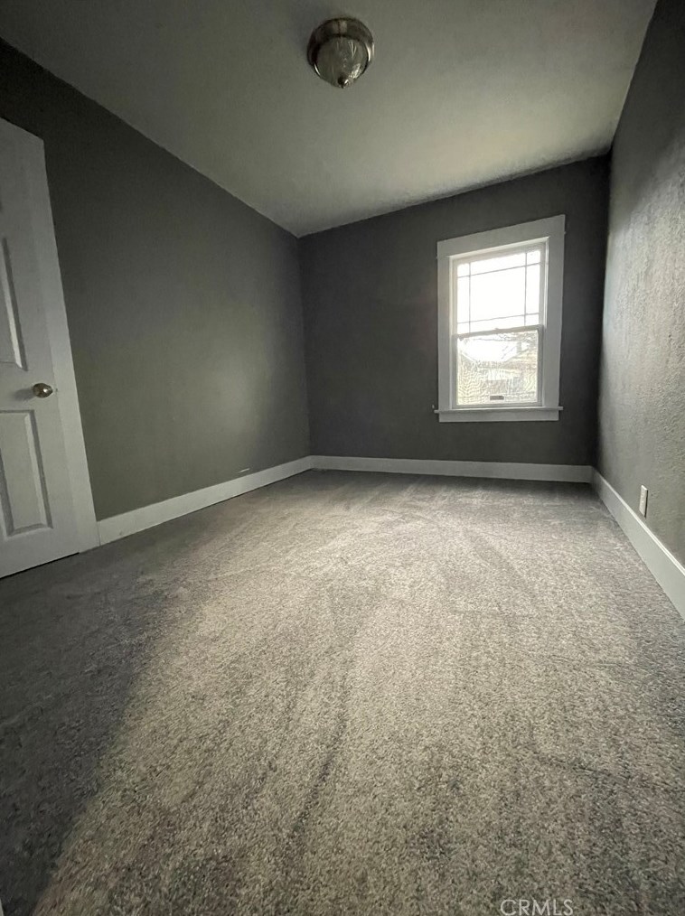 9089 Olive St, Fontana CA  92335-4624 exterior