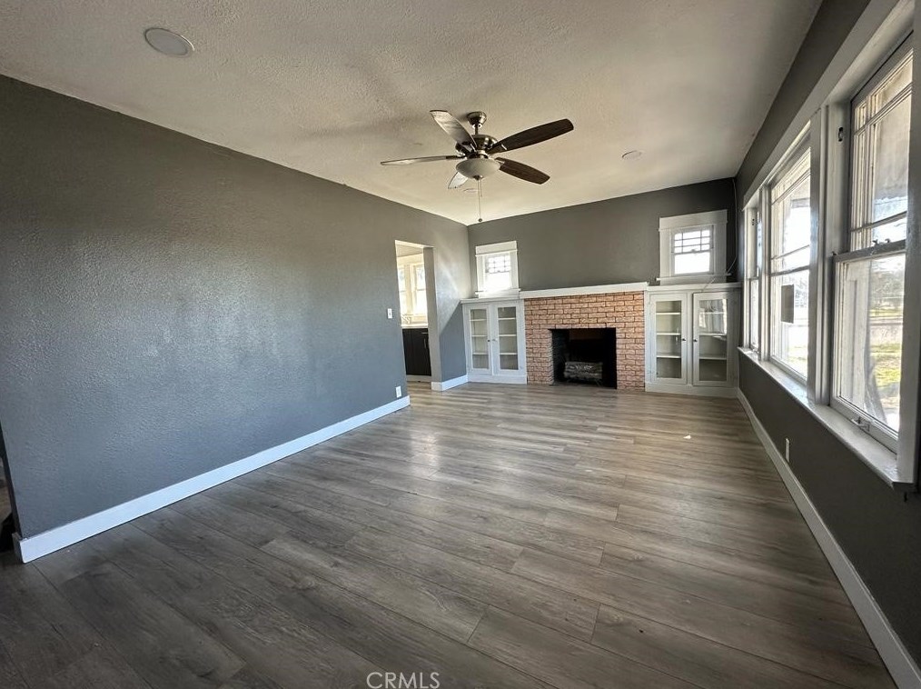 9089 Olive St, Fontana CA  92335-4624 exterior