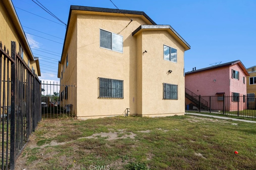 1535 92nd St, Los Angeles, CA 90002-2331