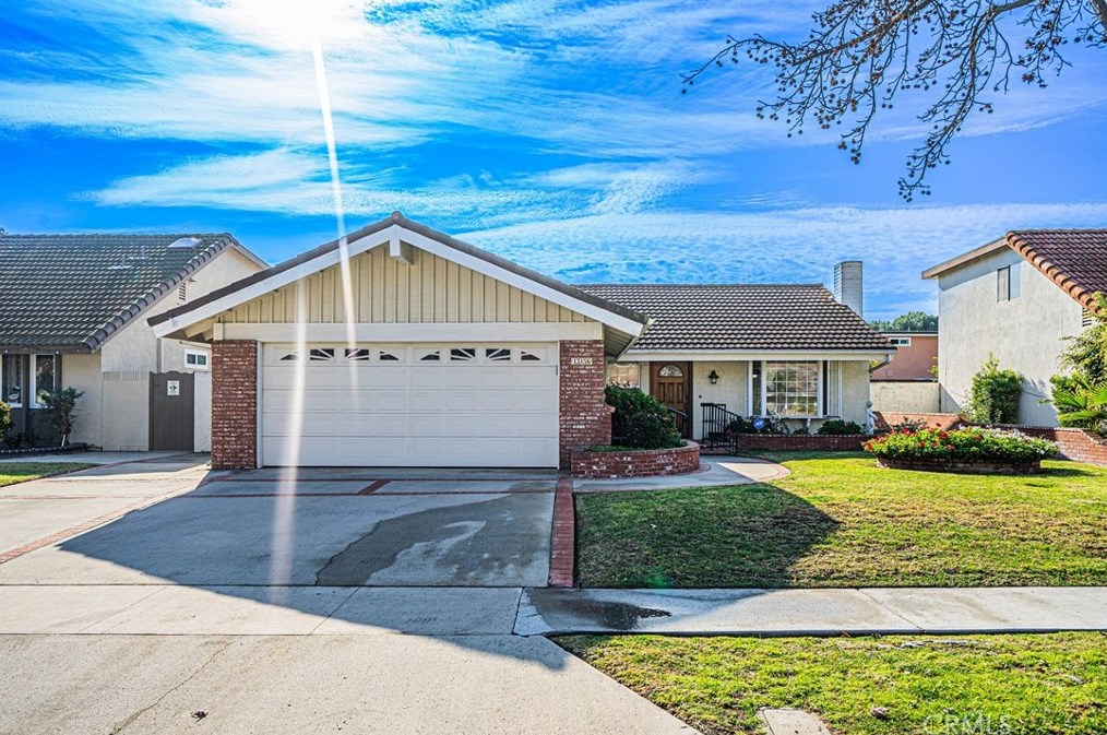 13156 Carolyn St, Artesia, CA 90703-8604