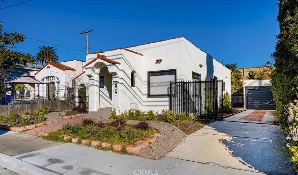 3807 E 10th St, Long Beach, CA 90804