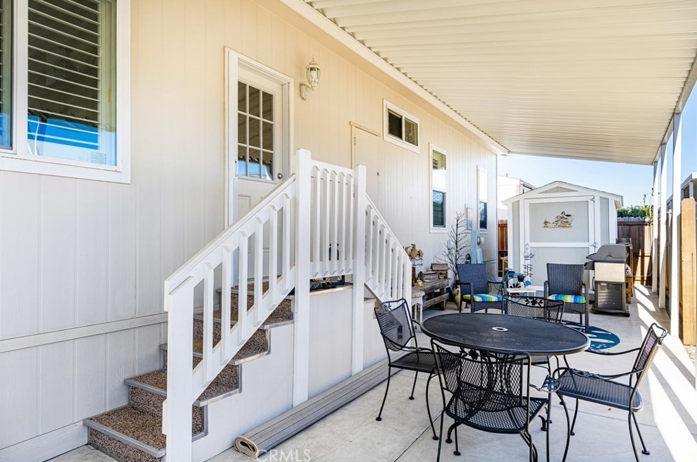16444 Bolsa Chica St, Huntington Beach CA  92649-2601 exterior