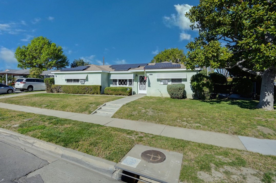 9555 Van Ruiten St, Bellflower, CA 90706