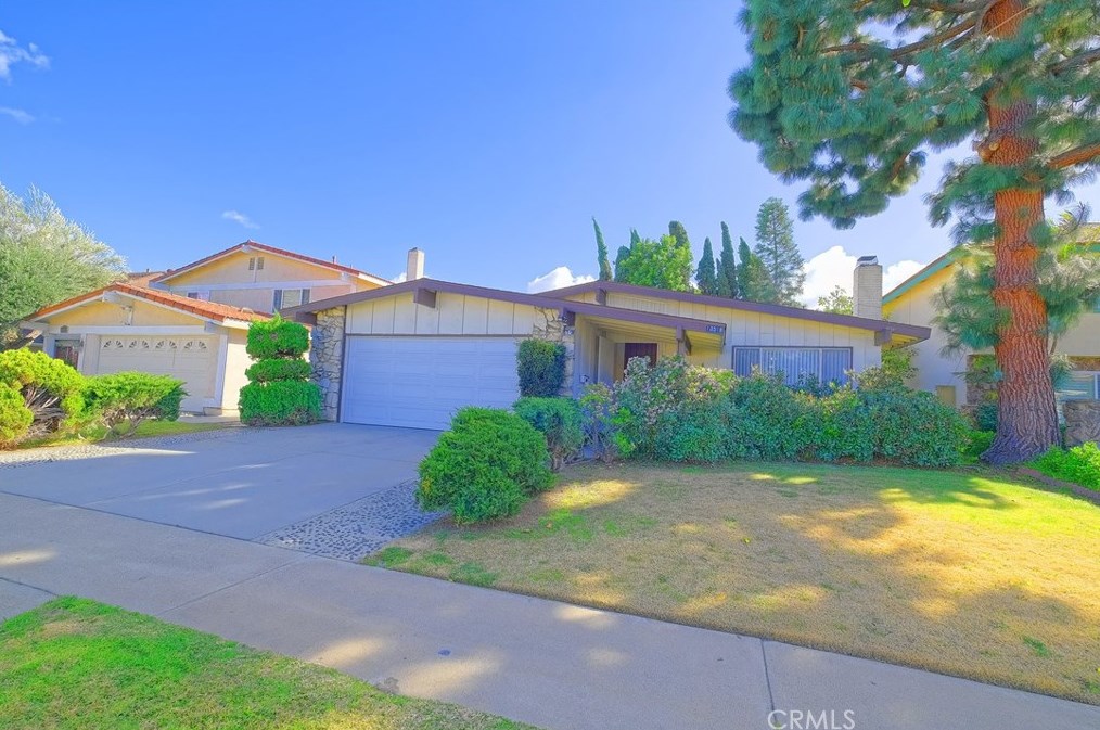13518 Acoro Pl, Artesia, CA 90703-8833