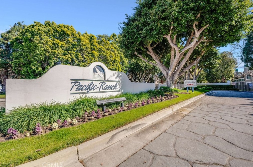 19542 Pompano Ln, Huntington Beach, CA 92648-6424
