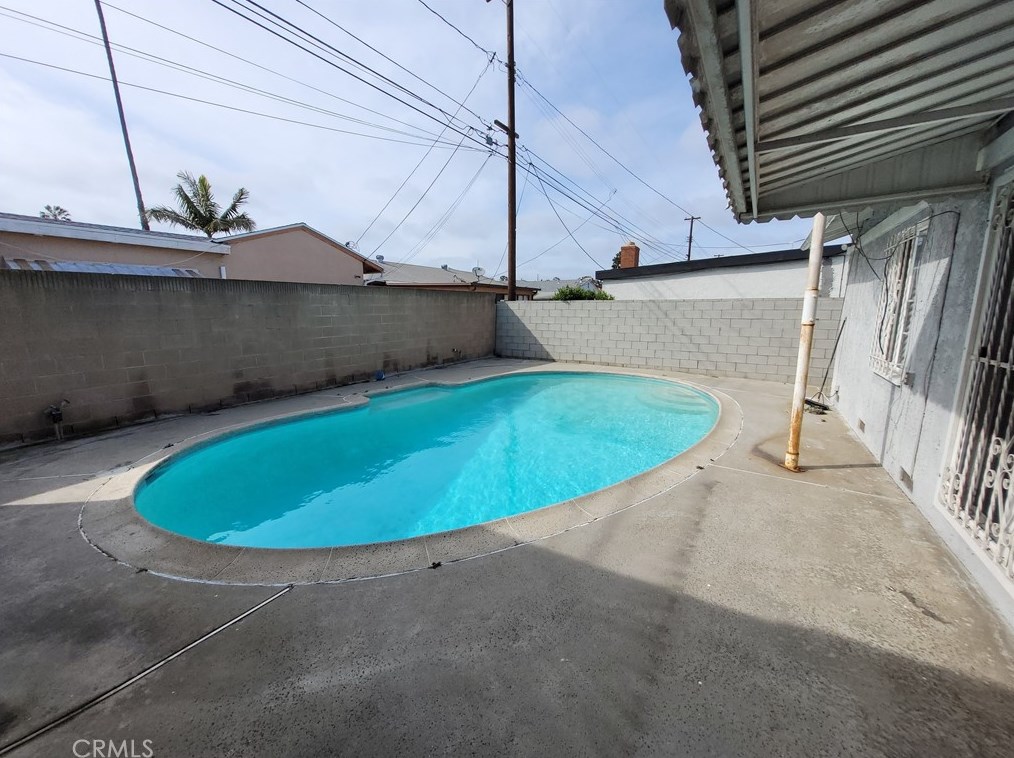 13023 S Manhattan Pl, Gardena, CA 90249