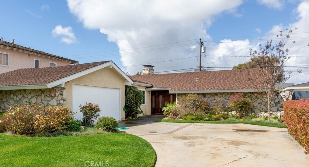 4423 Clubhouse Dr, Lakewood, CA 90712