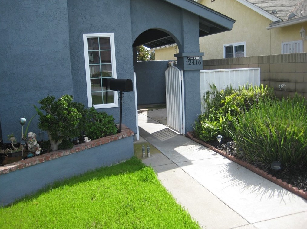 12416 Elgers St, Artesia, CA 90703-8333