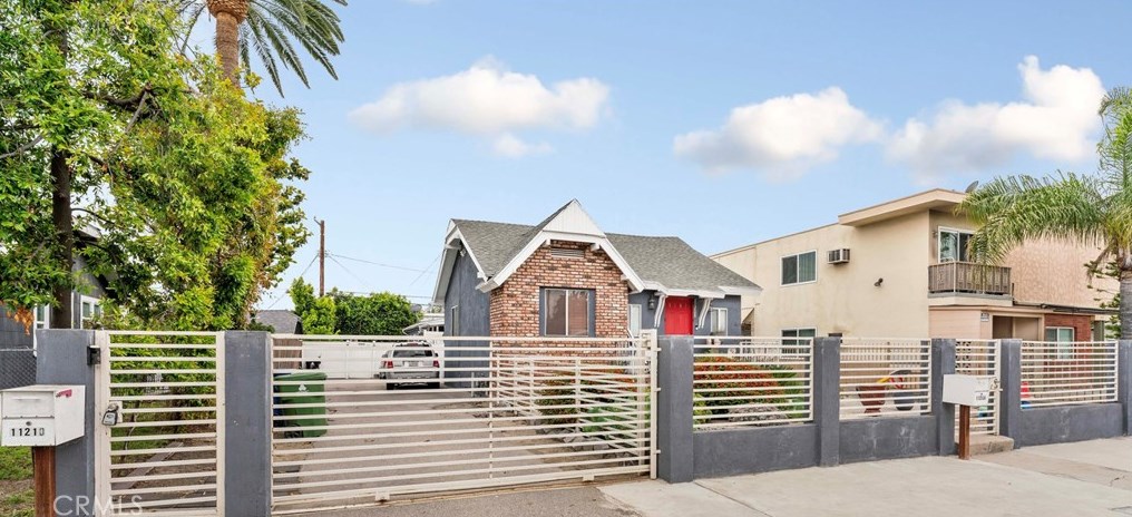 11208 Califa St, North Hollywood, CA 91601