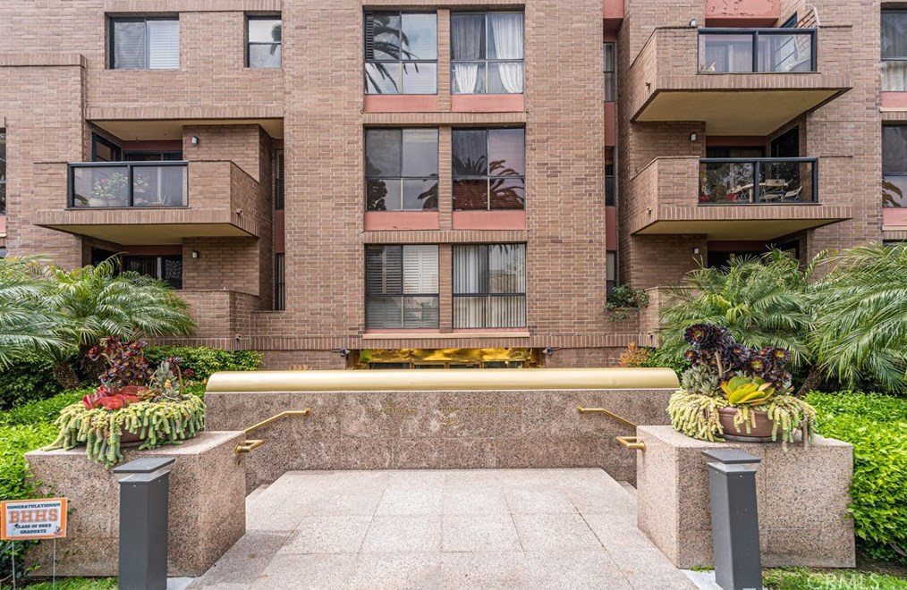 235 S Tower Dr #203, Beverly Hills, CA 90211