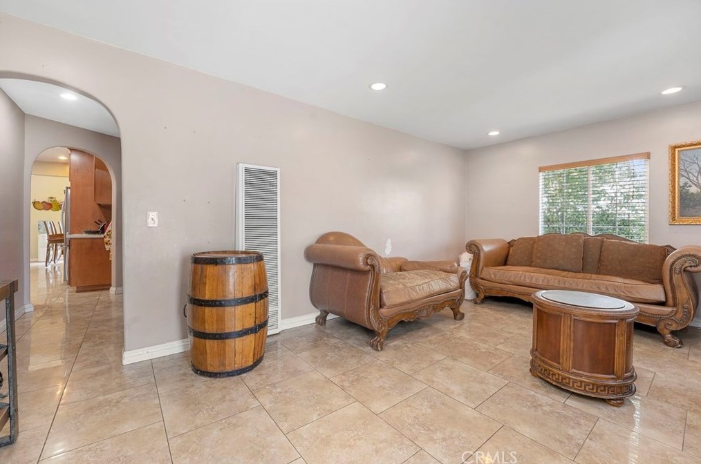 1706 N Slater Ave, Compton, CA 90222