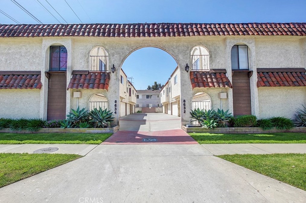 8634 Park St #1, Bellflower, CA 90706