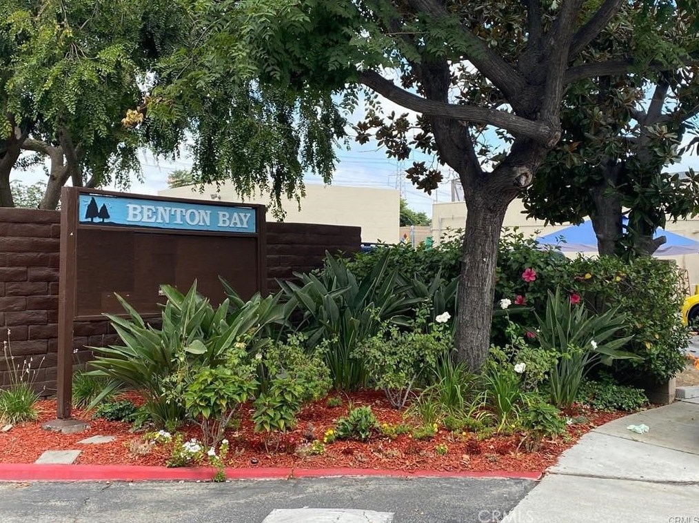 10619 Lakefront Dr, Norwalk, CA 90650