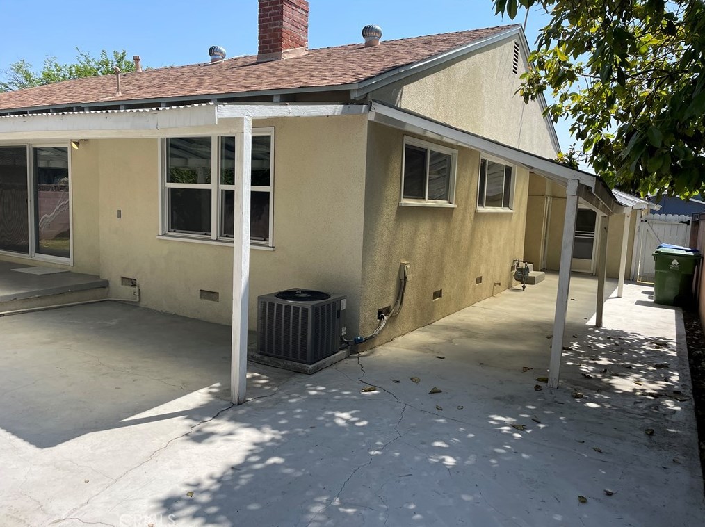 7419 Donna Ave, Los Angeles CA  91335-2508 exterior