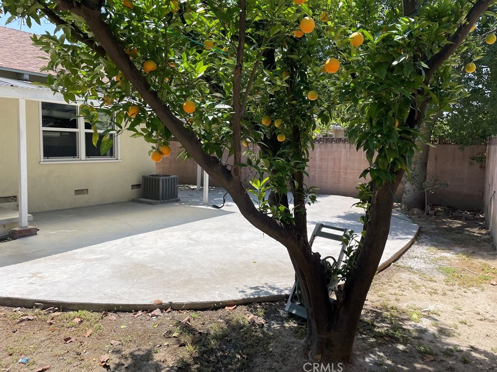 7419 Donna Ave, Los Angeles CA  91335-2508 exterior