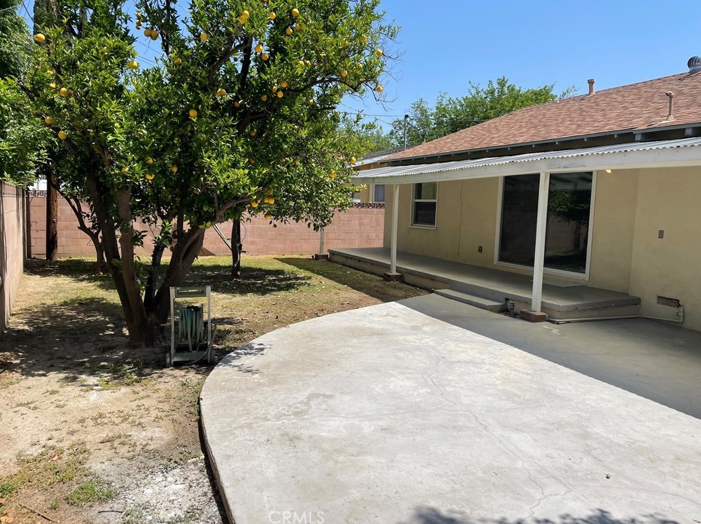 7419 Donna Ave, Los Angeles CA  91335-2508 exterior