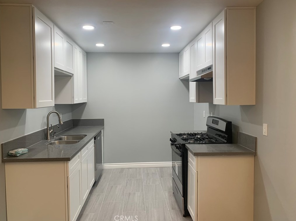 715 S Webster Ave #8, Anaheim, CA 92804