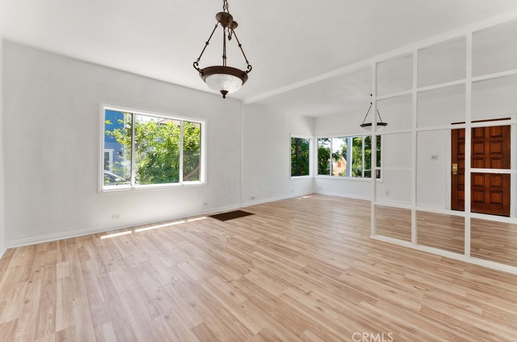 916 Bonnie Brae St, Los Angeles CA  90026-4924 exterior